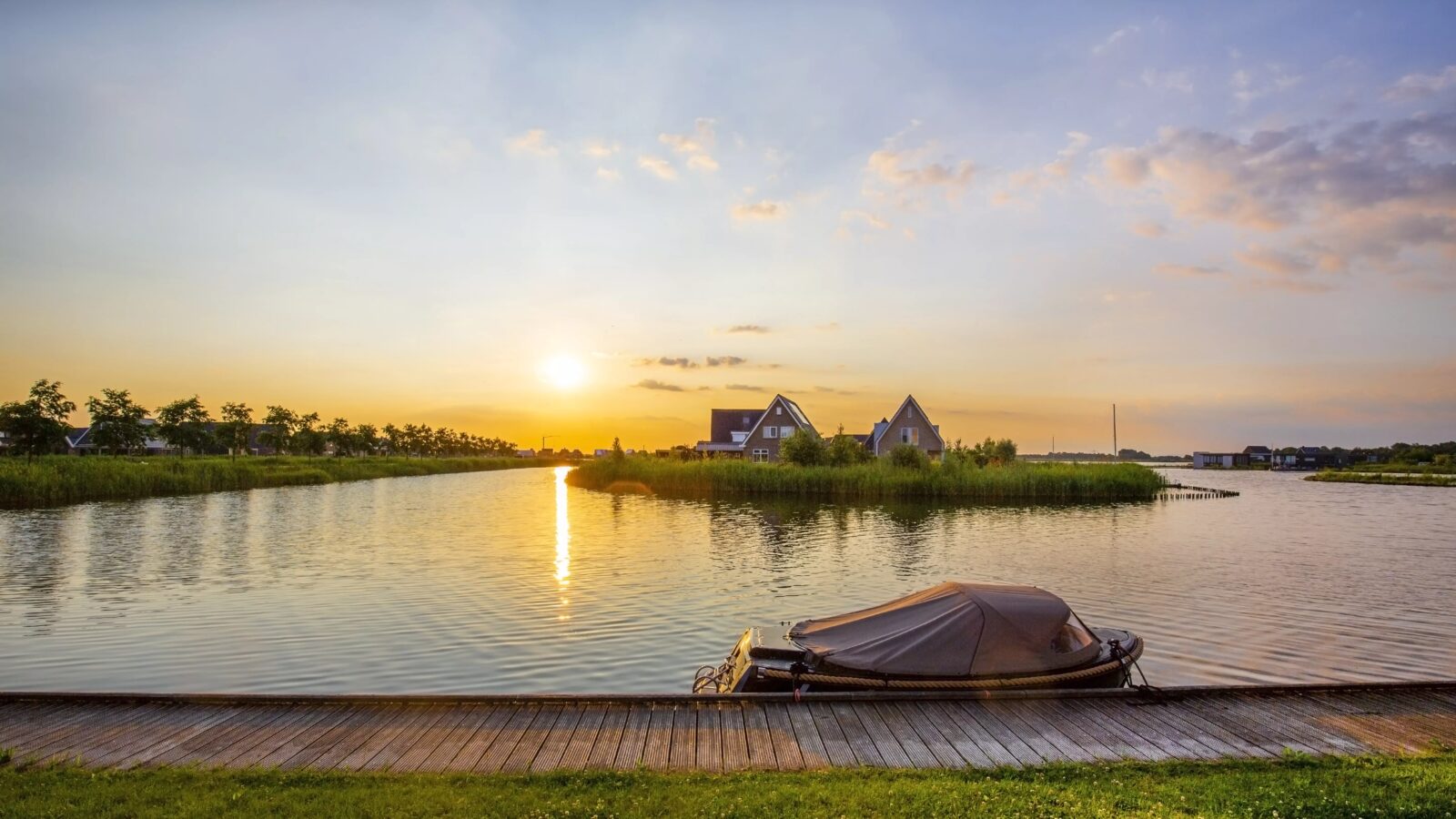 Einde vaarseizoen: boten uit  het water