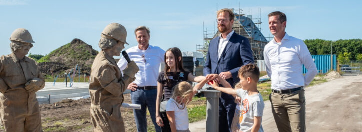 Feestelijke start bouw nieuwbouwproject de Driehoek in De Zeilen